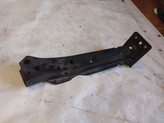 bontott FIAT 500 Jobb Lökhárító Tartó Nyúlványvég