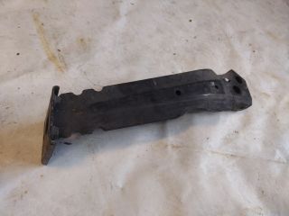 bontott FIAT 500 Jobb Lökhárító Tartó Nyúlványvég