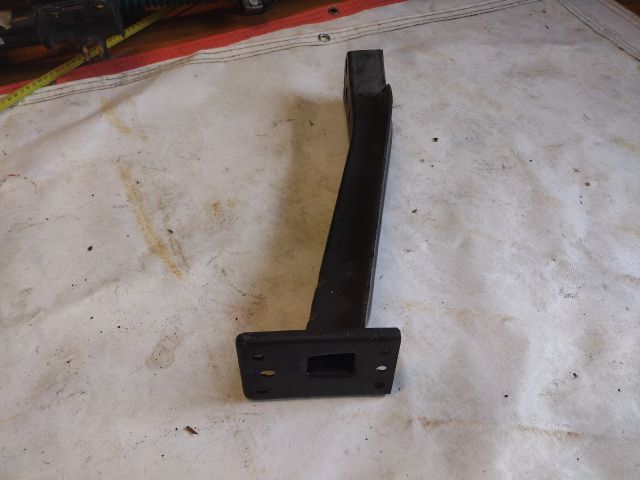 bontott FIAT 500 Jobb Lökhárító Tartó Nyúlványvég