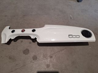 bontott FIAT 500 Jobb Műszerfal Díszléc