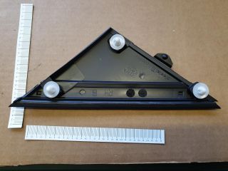 bontott FIAT 500 Jobb Sárvédő Csavar Burkolat