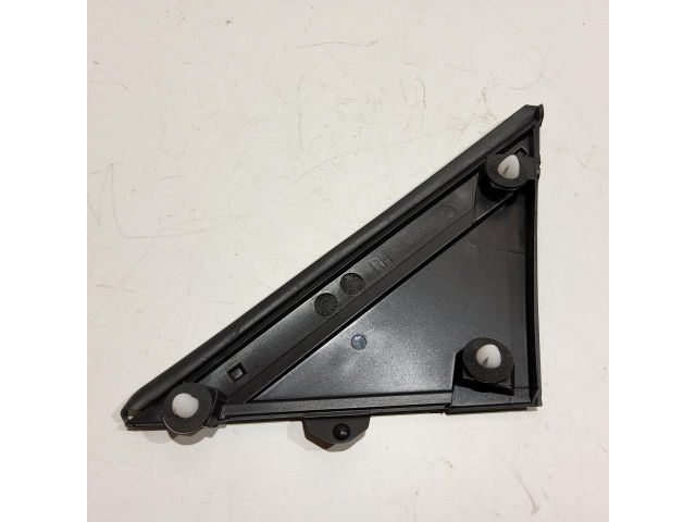 bontott FIAT 500 Jobb Sárvédő Csavar Burkolat