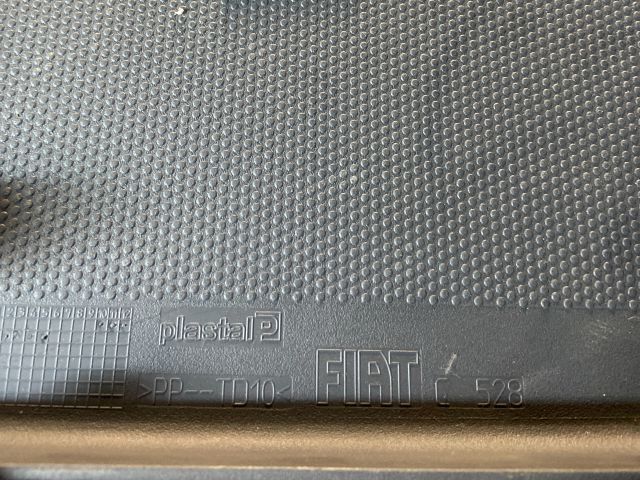 bontott FIAT 500 Kesztyűtartó Ajtó