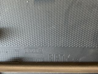 bontott FIAT 500 Kesztyűtartó Ajtó