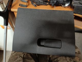 bontott FIAT 500 Kesztyűtartó Ajtó