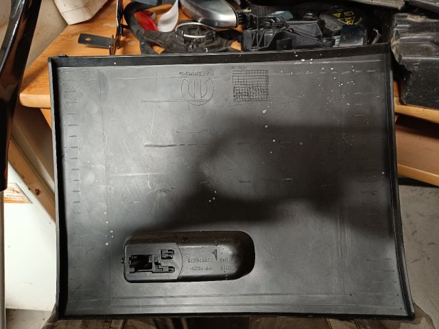 bontott FIAT 500 Kesztyűtartó Ajtó