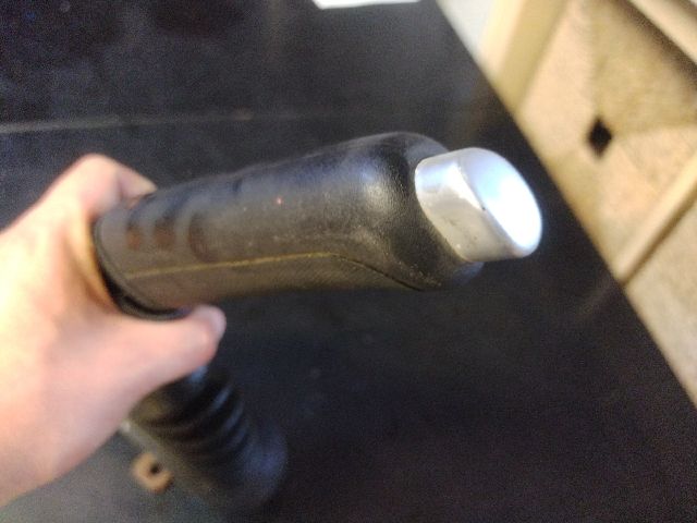 bontott FIAT 500 Kézifék Kar