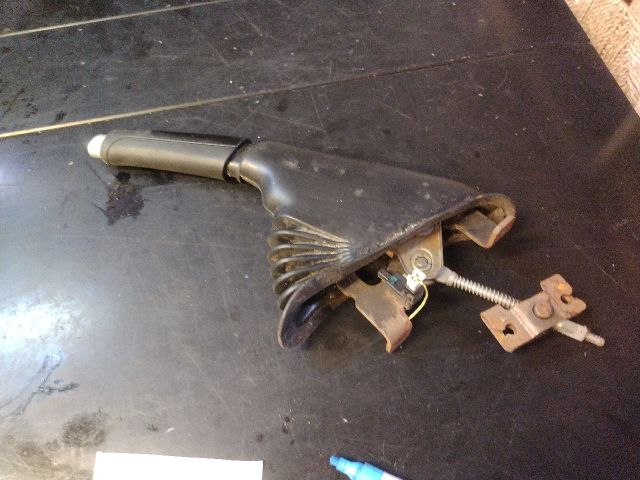 bontott FIAT 500 Kézifék Kar