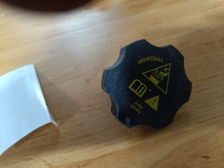 bontott FIAT 500 Kiegyenlítőtartály Sapka