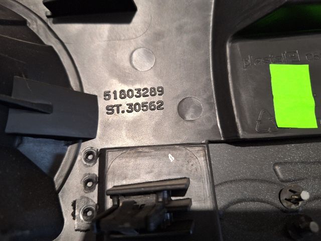 bontott FIAT 500 Középső Műszerfal Díszléc