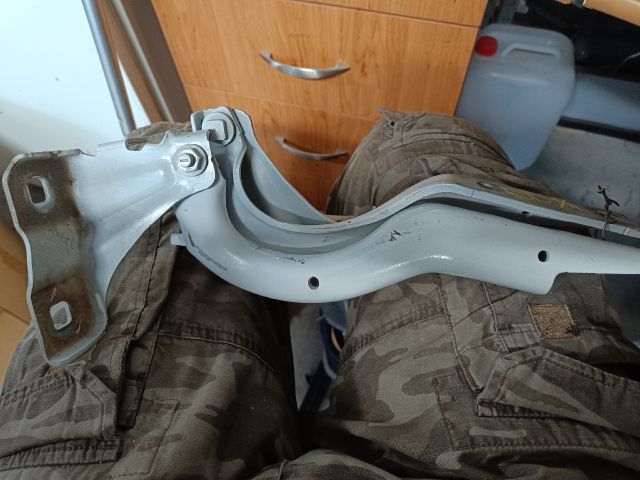 bontott FIAT 500 Motorháztető Bal Zsanér