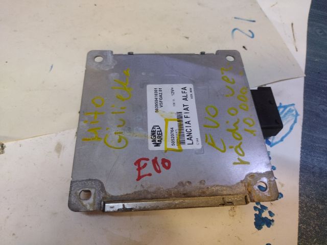 bontott FIAT 500 Rádió Zavarszűrő