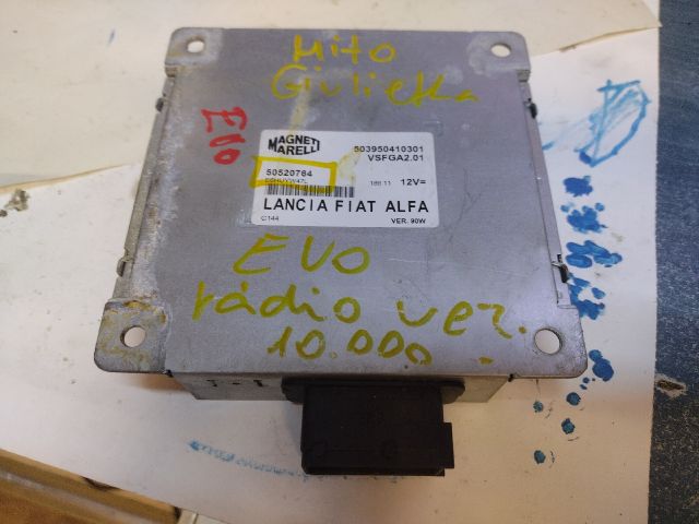 bontott FIAT 500 Rádió Zavarszűrő