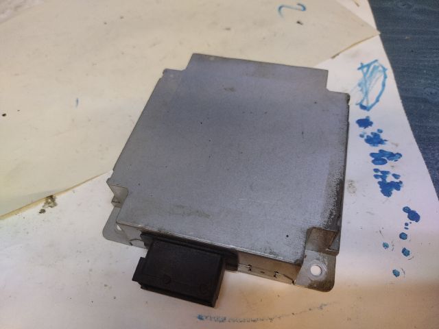 bontott FIAT 500 Rádió Zavarszűrő