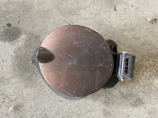 bontott FIAT 500 Tankajtó