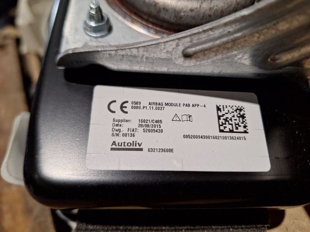 bontott FIAT 500 Utasoldali Légzsák