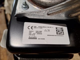 bontott FIAT 500 Utasoldali Légzsák