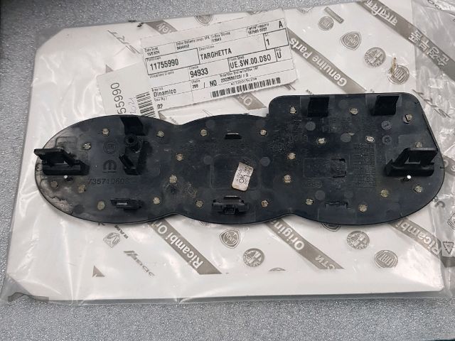 bontott FIAT 500e Első Embléma