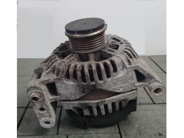 bontott FIAT 500L Generátor