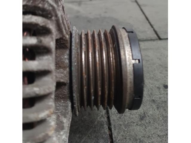 bontott FIAT 500L Generátor