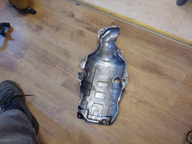 bontott FIAT 500L Katalizátor Hővédő Lemez