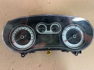 bontott FIAT 500L Kilométeróra