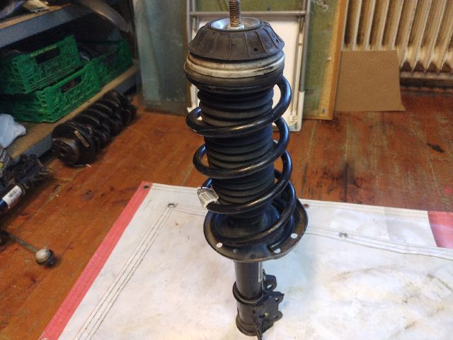 bontott FIAT 500L Jobb első Gólyaláb (Lengécsillapító, Rugó)