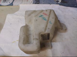 bontott FIAT 500L Ablakmosó Tartály