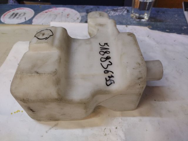 bontott FIAT 500L Ablakmosó Tartály