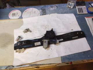 bontott FIAT 500L Bal első Ablakemelő Szerkezet (Elektromos)