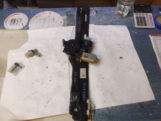 bontott FIAT 500L Bal első Ablakemelő Szerkezet (Elektromos)