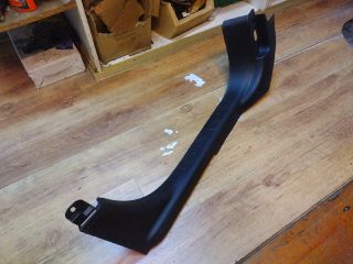 bontott FIAT 500L Bal első Belső Küszöb Burkolat