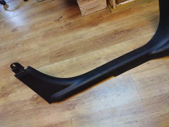 bontott FIAT 500L Bal első Belső Küszöb Burkolat