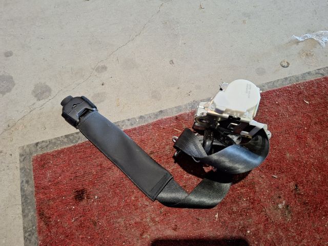 bontott FIAT 500L Bal első Biztonsági Öv