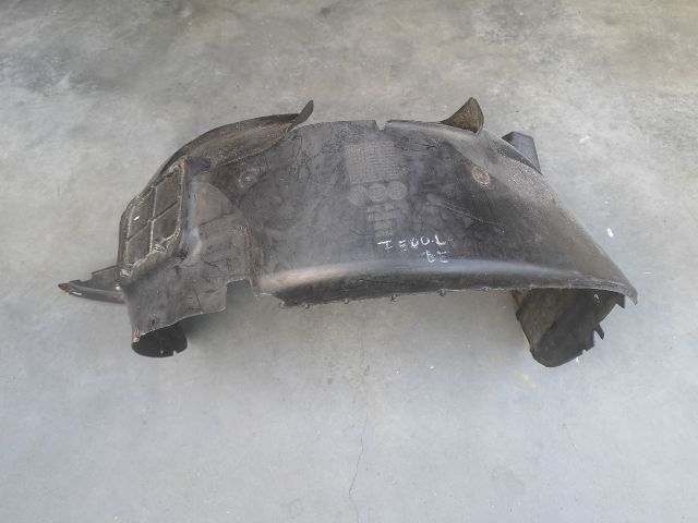 bontott FIAT 500L Bal első Dobbetét (Kerékjárati, Műanyag)