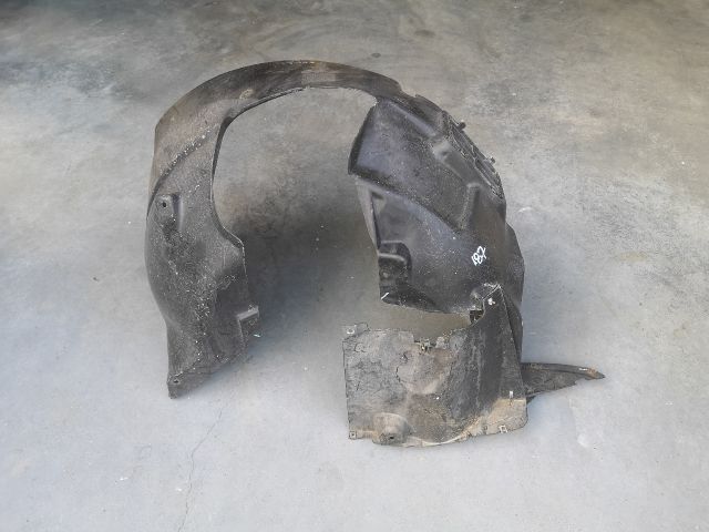 bontott FIAT 500L Bal első Dobbetét (Kerékjárati, Műanyag)