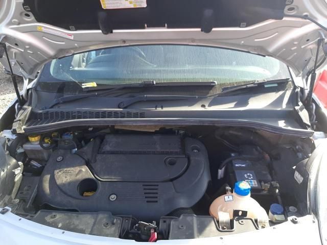 bontott FIAT 500L Bal első Gumikéder