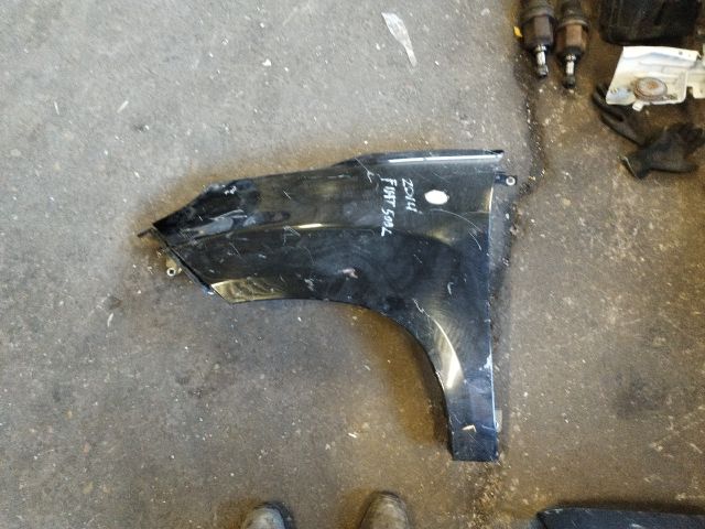 bontott FIAT 500L Bal első Sárvédő