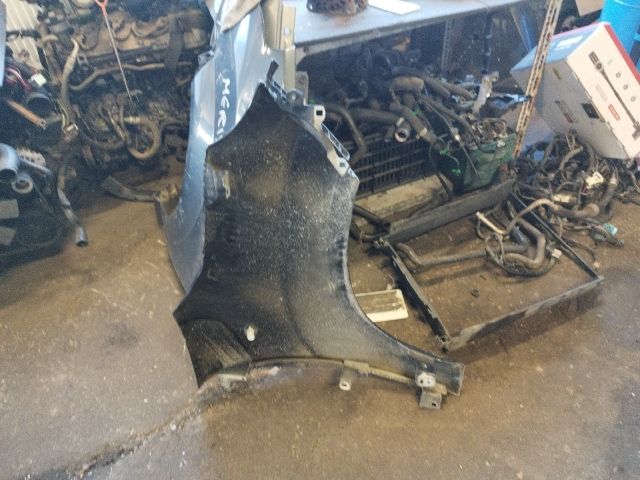 bontott FIAT 500L Bal első Sárvédő