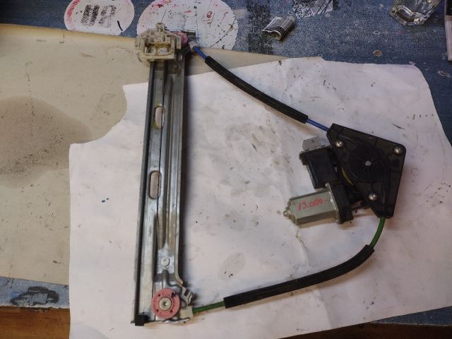 bontott FIAT 500L Bal hátsó Ablakemelő Szerkezet (Elektromos)