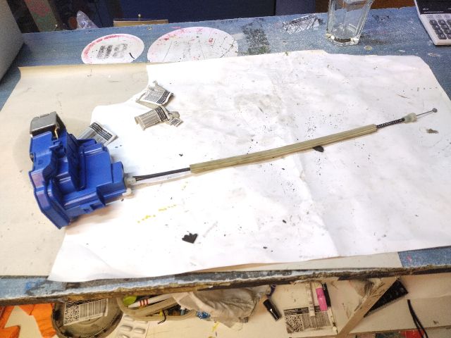 bontott FIAT 500L Bal hátsó Ajtózár