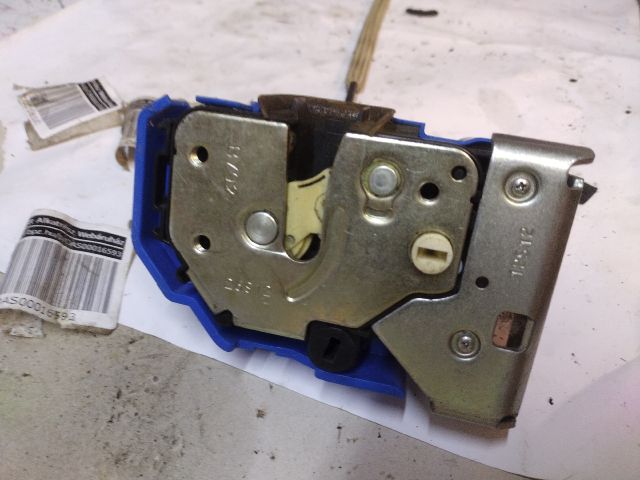 bontott FIAT 500L Bal hátsó Ajtózár