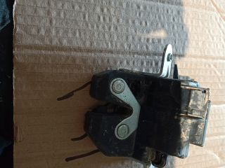 bontott FIAT 500L Csomagtérajtó Zárszerkezet