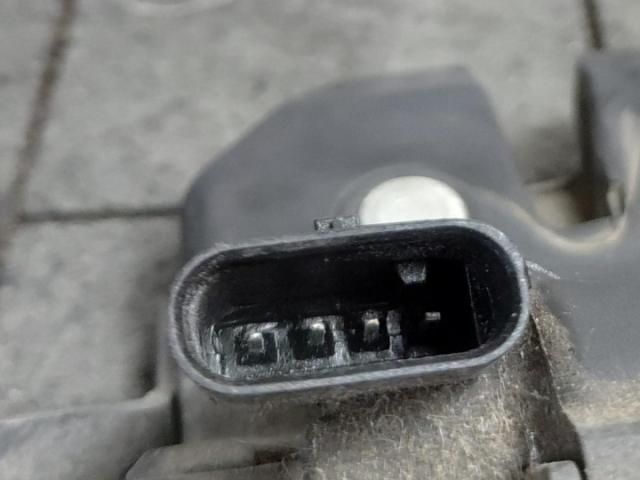 bontott FIAT 500L Csomagtérajtó Zárszerkezet