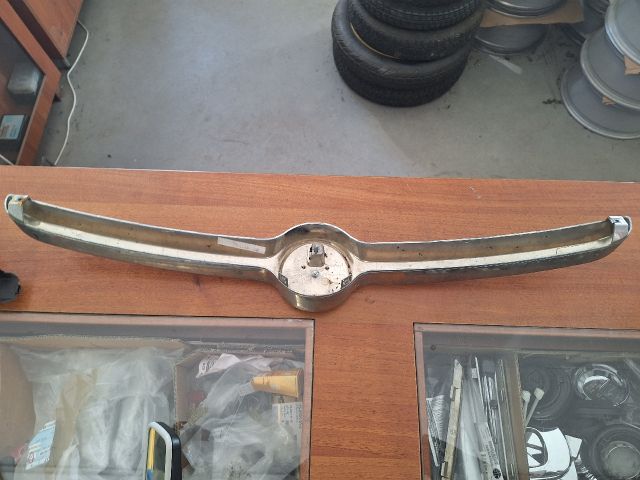 bontott FIAT 500L Első Embléma