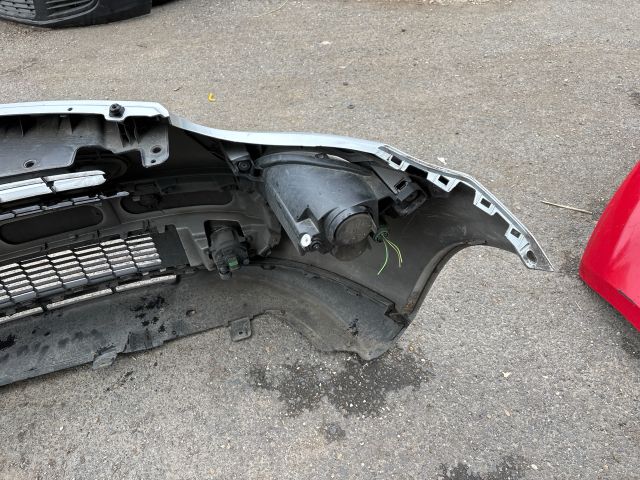 bontott FIAT 500L Első Lökhárító (Részeivel)