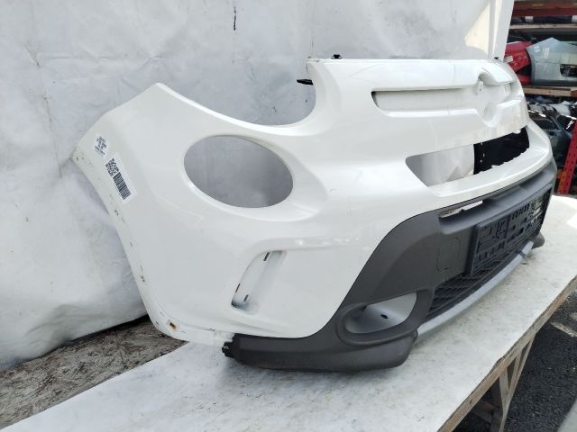 bontott FIAT 500L Első Lökhárító (Üresen)