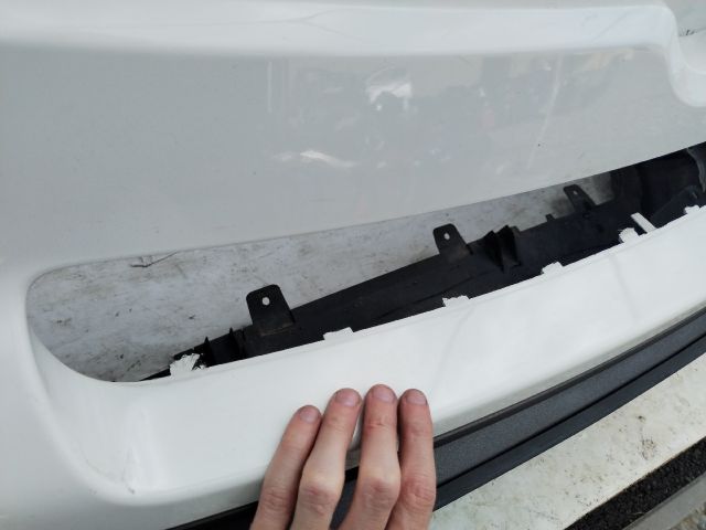 bontott FIAT 500L Első Lökhárító (Üresen)