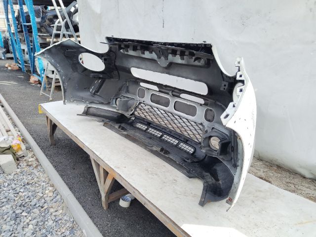 bontott FIAT 500L Első Lökhárító (Üresen)