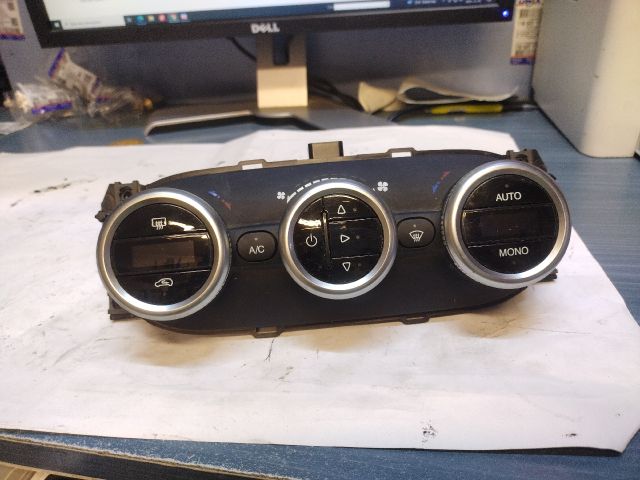 bontott FIAT 500L Fűtéskapcsoló (digit klímás)